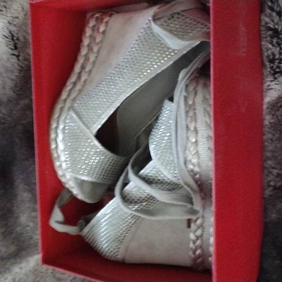 Donald J Pliner shoes - Picture 5 of 5